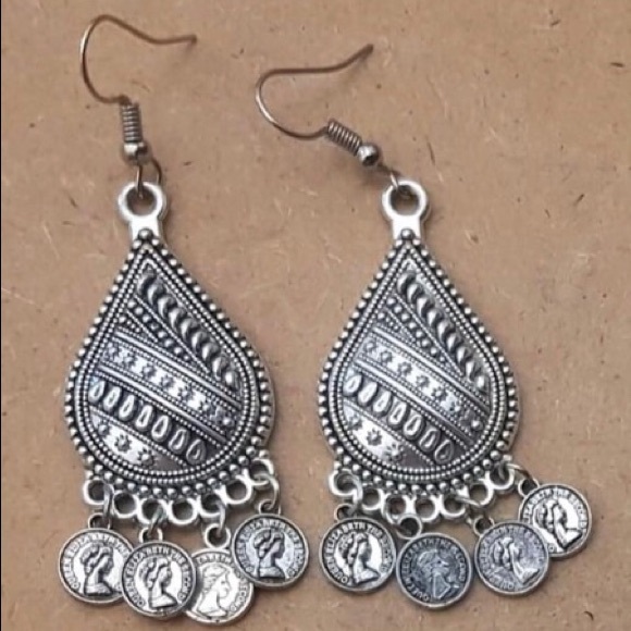 2 New with tag handmade Earrings - Picture 2 of 4